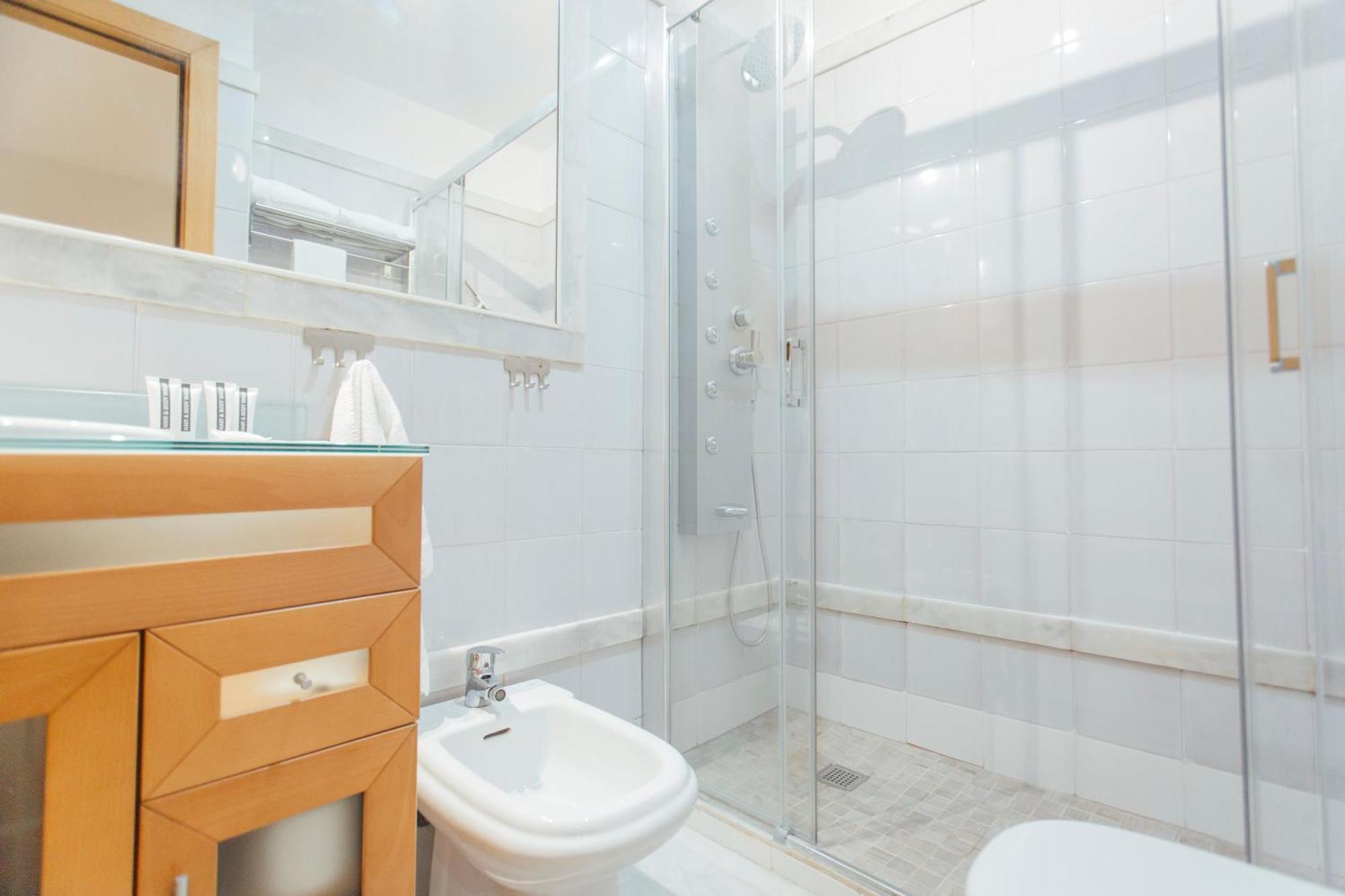 塞维利亚Beautiful And Cozy- 1Bd 1Bth- Arenal Center公寓 外观 照片